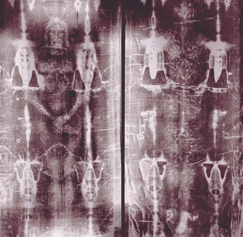 Sudário de Turim: imagem frontal e traseira do pano